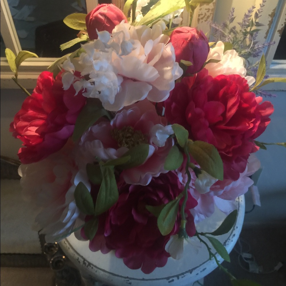 Floral Arrangement View 3